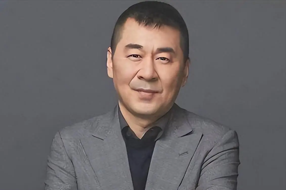 陈建斌：影视戏剧双栖发展，实力派演员展现多元魅力